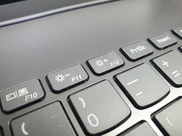 Proste sposoby na to, jak zmniejszyć jasność ekranu w laptopie Acer