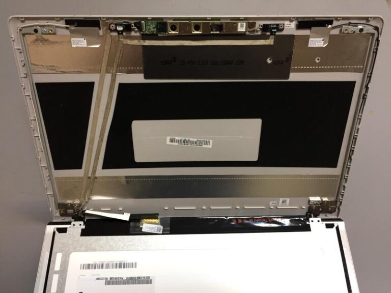 Prosty przewodnik: Jak wymienić taśmę w laptopie Lenovo krok po kroku