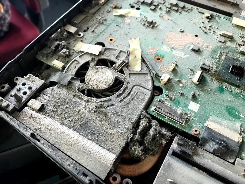 Jak wyczyścić laptopa Lenovo