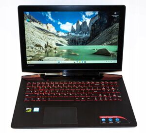 Prosty sposób na zdjęcie obudowy w Lenovo Y700 – krok po kroku