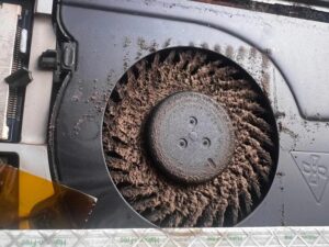 Skuteczne metody na czyszczenie wentylatora w laptopie Lenovo G580